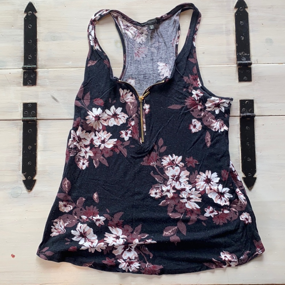 2/$20🧨 DYNAMITE TOP || SIZE XS (more like S)